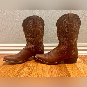 Kids Ariat boots. Size 4- women’s 6/6.5